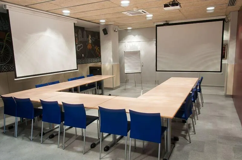 Hostel Alberg Pere Tarres Βαρκελώνη