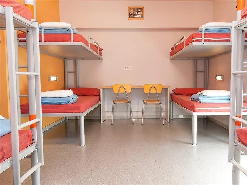 Hostel Alberg Pere Tarres Βαρκελώνη